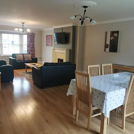 بيت للعطل Holiday Homes